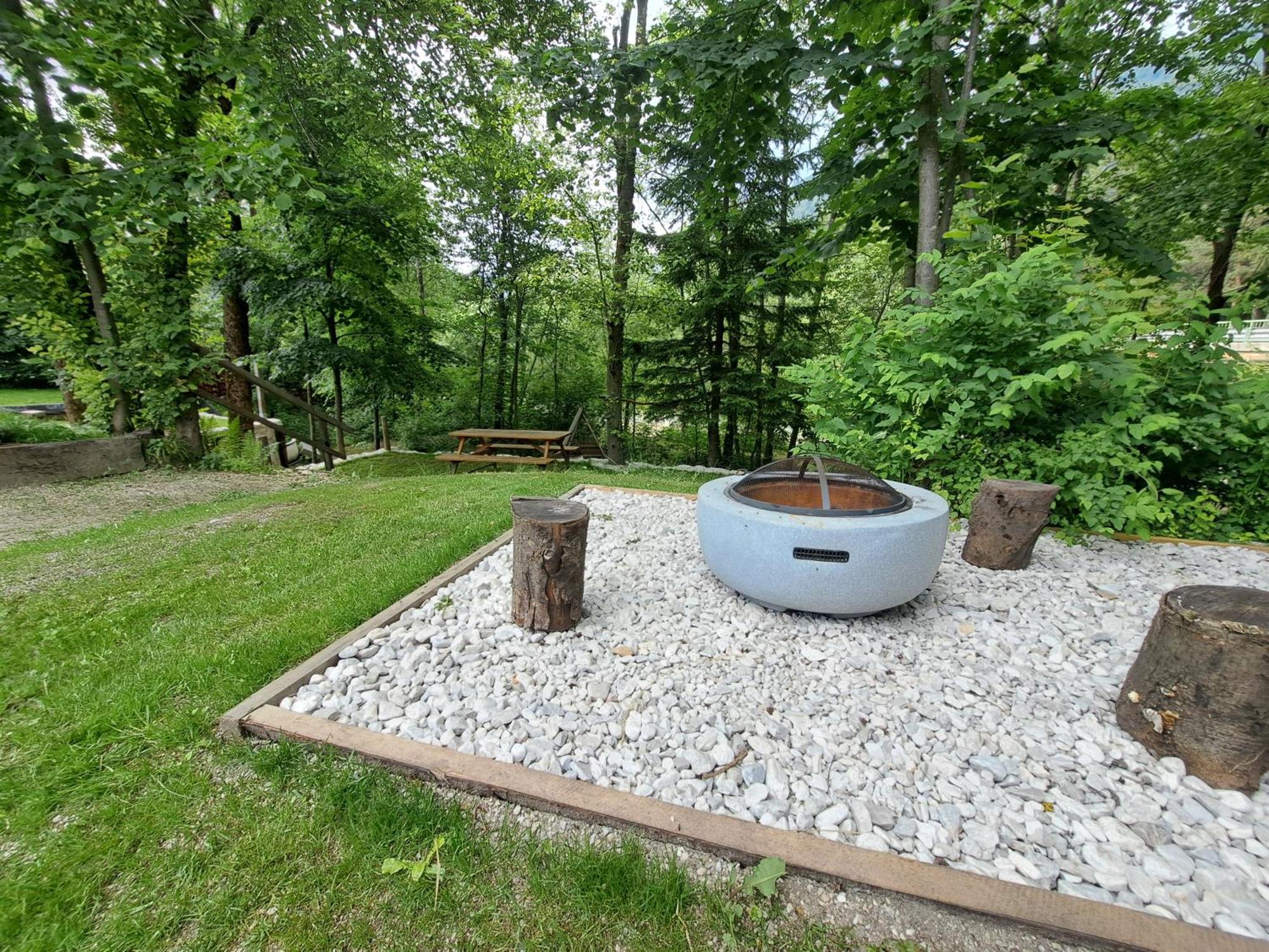 Riverside Apartma 1, 크라니스카고라 외부 사진